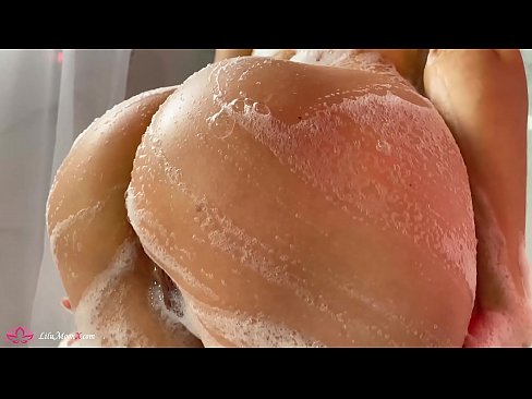 ❤️ Brunette, Duşda Güclü Orgazm Vermək üçün Vibratorla Pişiyi Mastürbasyon Etdirir ❌ Evdə hazırlanan porno bizdə