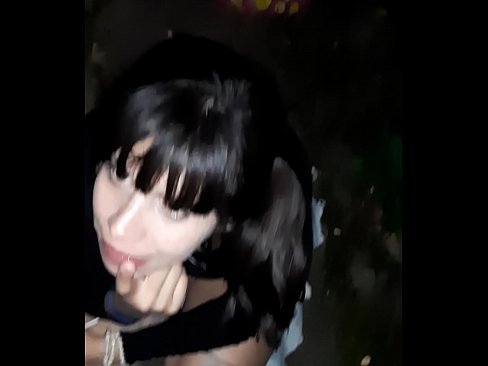 ❤️ Küçədə konfet qarşılığında penis şişib ❌ Evdə hazırlanan porno bizdə