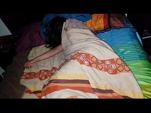 ❤️ Ögey oğul gənc ögey anası yatarkən onu təhqir edir. ❌ Evdə hazırlanan porno bizdə